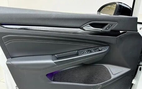 Volkswagen Golf VIII, 2023 год, 1 970 000 рублей, 12 фотография