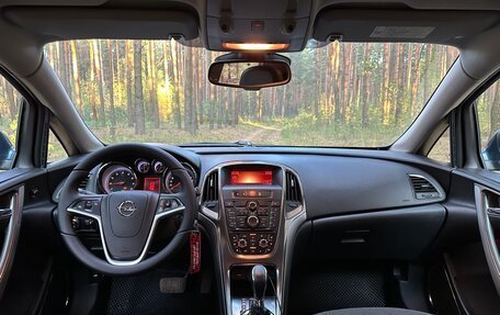 Opel Astra J, 2011 год, 654 000 рублей, 14 фотография