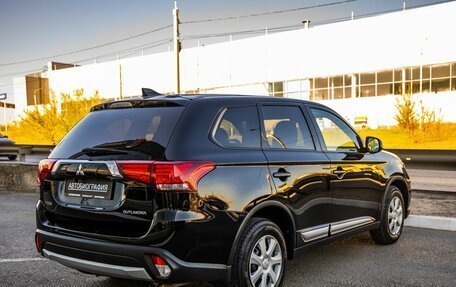 Mitsubishi Outlander III рестайлинг 3, 2018 год, 1 798 000 рублей, 7 фотография