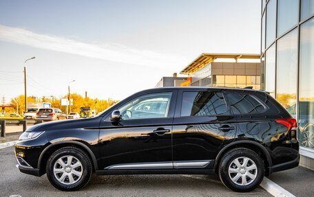 Mitsubishi Outlander III рестайлинг 3, 2018 год, 1 798 000 рублей, 4 фотография