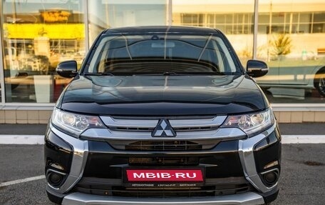 Mitsubishi Outlander III рестайлинг 3, 2018 год, 1 798 000 рублей, 2 фотография