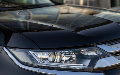 Mitsubishi Outlander III рестайлинг 3, 2018 год, 1 798 000 рублей, 11 фотография