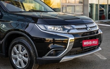 Mitsubishi Outlander III рестайлинг 3, 2018 год, 1 798 000 рублей, 10 фотография