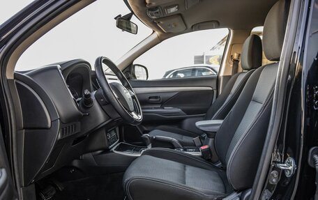 Mitsubishi Outlander III рестайлинг 3, 2018 год, 1 798 000 рублей, 27 фотография
