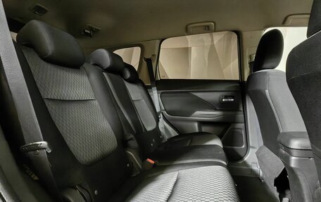 Mitsubishi Outlander III рестайлинг 3, 2013 год, 1 179 000 рублей, 16 фотография