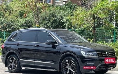Volkswagen Tiguan II, 2021 год, 1 643 000 рублей, 8 фотография
