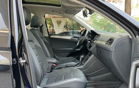 Volkswagen Tiguan II, 2021 год, 1 643 000 рублей, 10 фотография