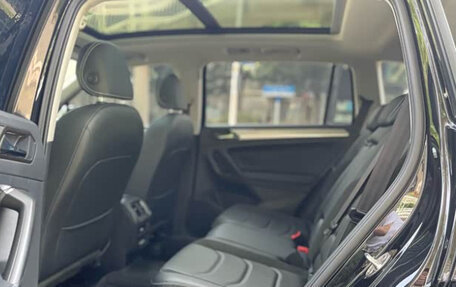 Volkswagen Tiguan II, 2021 год, 1 643 000 рублей, 11 фотография