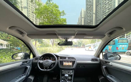 Volkswagen Tiguan II, 2021 год, 1 643 000 рублей, 13 фотография