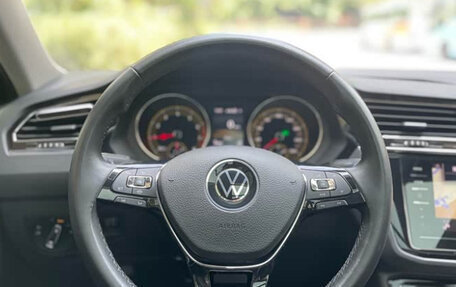 Volkswagen Tiguan II, 2021 год, 1 643 000 рублей, 15 фотография