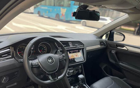 Volkswagen Tiguan II, 2021 год, 1 643 000 рублей, 19 фотография