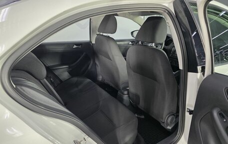 Volkswagen Jetta VI, 2015 год, 1 000 000 рублей, 16 фотография