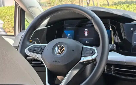 Volkswagen Golf VIII, 2023 год, 1 490 000 рублей, 10 фотография