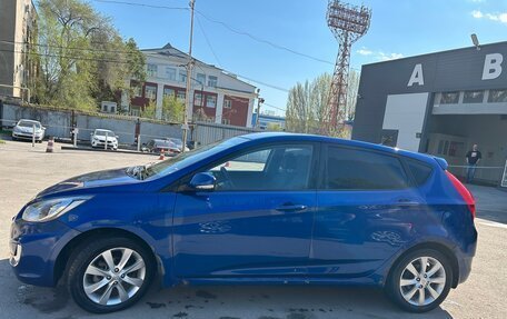 Hyundai Solaris II рестайлинг, 2011 год, 650 000 рублей, 4 фотография