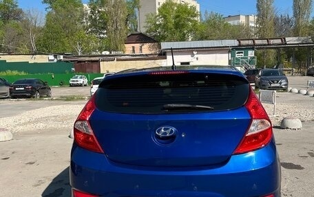 Hyundai Solaris II рестайлинг, 2011 год, 650 000 рублей, 3 фотография