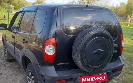 Chevrolet Niva I рестайлинг, 2013 год, 520 000 рублей, 3 фотография