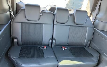 Honda Stepwgn, 2022 год, 2 150 000 рублей, 22 фотография