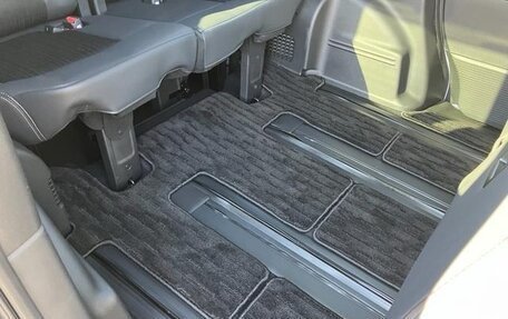 Honda Stepwgn, 2022 год, 2 150 000 рублей, 23 фотография