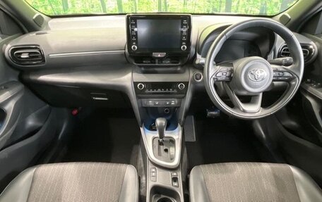 Toyota Yaris Cross, 2023 год, 1 400 000 рублей, 7 фотография