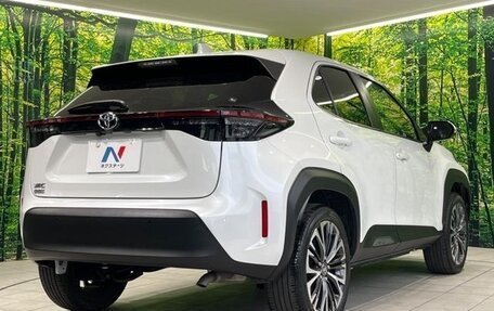 Toyota Yaris Cross, 2023 год, 1 400 000 рублей, 2 фотография