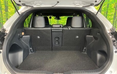 Toyota Yaris Cross, 2023 год, 1 400 000 рублей, 11 фотография