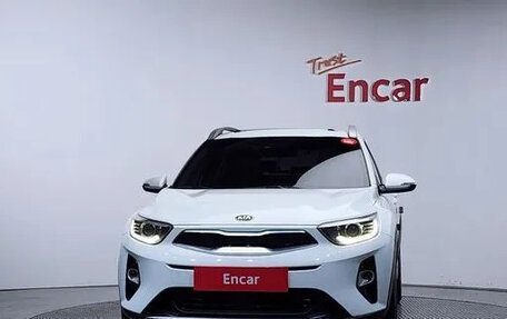 KIA Stonic, 2018 год, 1 520 000 рублей, 2 фотография