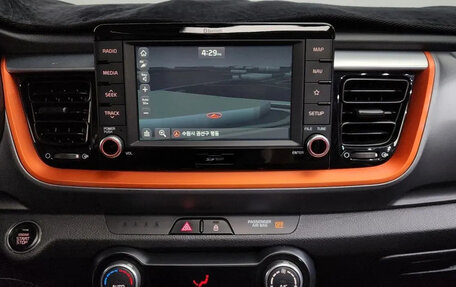 KIA Stonic, 2018 год, 1 520 000 рублей, 15 фотография