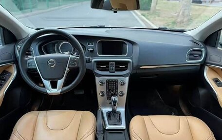 Volvo V40 II рестайлинг, 2017 год, 1 273 000 рублей, 8 фотография