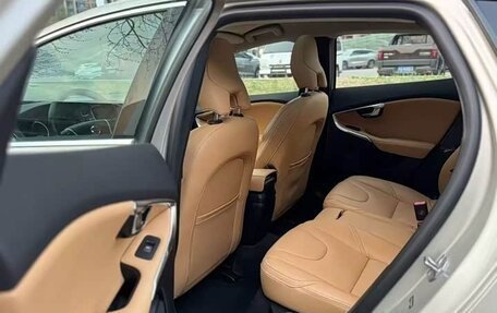 Volvo V40 II рестайлинг, 2017 год, 1 273 000 рублей, 9 фотография