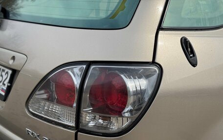 Lexus RX IV рестайлинг, 1999 год, 549 000 рублей, 11 фотография