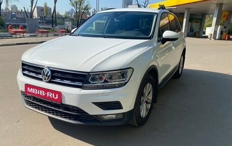 Volkswagen Tiguan II, 2019 год, 2 495 000 рублей, 1 фотография