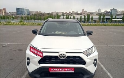 Toyota RAV4, 2021 год, 3 300 000 рублей, 1 фотография