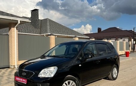 KIA Carens III (RP), 2011 год, 949 000 рублей, 1 фотография