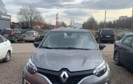 Renault Kaptur I рестайлинг, 2017 год, 900 000 рублей, 1 фотография