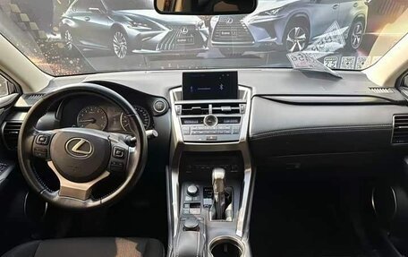 Lexus NX I, 2017 год, 2 365 000 рублей, 6 фотография