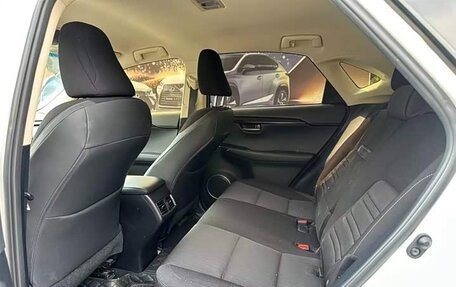 Lexus NX I, 2017 год, 2 365 000 рублей, 10 фотография