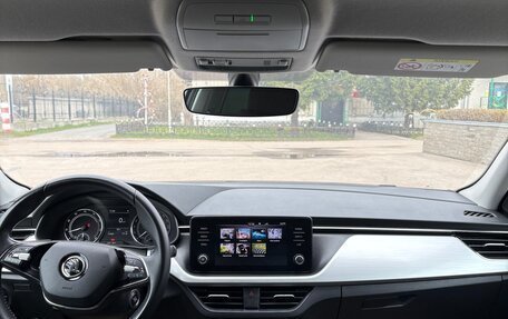 Skoda Rapid II, 2022 год, 1 900 000 рублей, 9 фотография