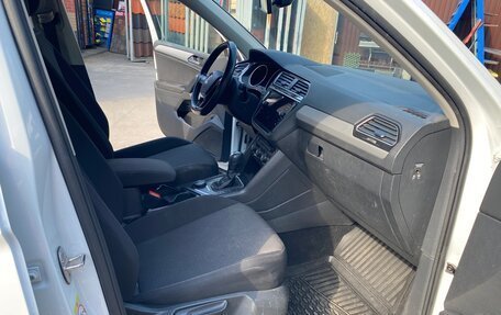Volkswagen Tiguan II, 2019 год, 2 495 000 рублей, 16 фотография