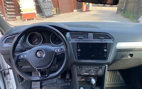 Volkswagen Tiguan II, 2019 год, 2 495 000 рублей, 18 фотография