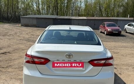 Toyota Camry, 2021 год, 3 500 000 рублей, 2 фотография