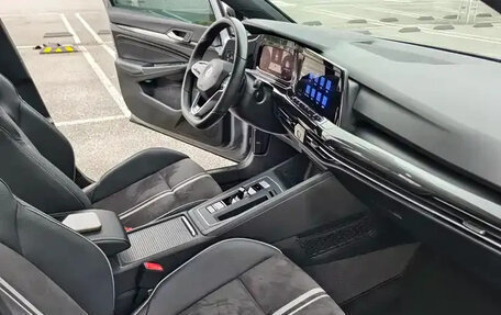 Volkswagen Golf VIII, 2023 год, 1 470 000 рублей, 13 фотография