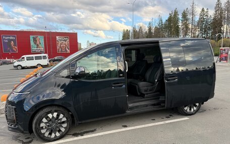 Hyundai Staria, 2021 год, 6 000 000 рублей, 10 фотография