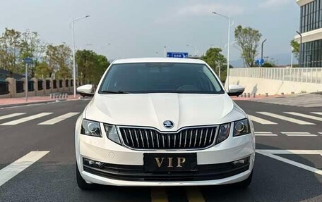 Skoda Octavia, 2022 год, 1 230 000 рублей, 2 фотография