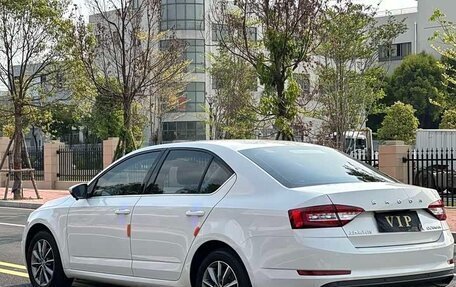 Skoda Octavia, 2022 год, 1 230 000 рублей, 4 фотография