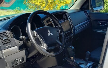 Mitsubishi Pajero IV, 2018 год, 2 950 000 рублей, 13 фотография