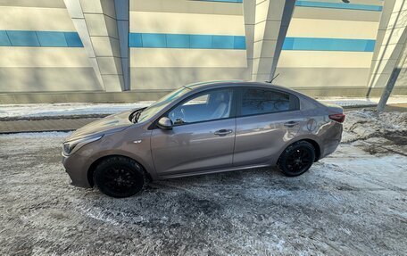 KIA Rio IV, 2017 год, 1 010 000 рублей, 2 фотография