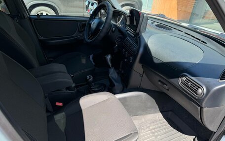 Chevrolet Niva I рестайлинг, 2017 год, 769 000 рублей, 11 фотография