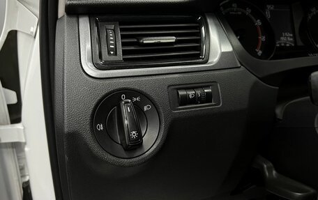 Skoda Rapid I, 2018 год, 1 045 000 рублей, 18 фотография