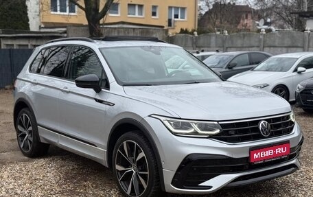 Volkswagen Tiguan II, 2023 год, 2 380 000 рублей, 1 фотография