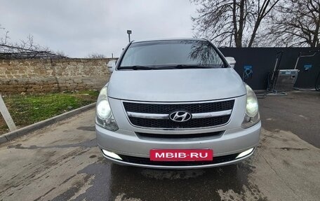 Hyundai Grand Starex Grand Starex I рестайлинг 2, 2010 год, 1 375 000 рублей, 2 фотография